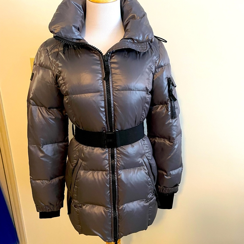 Stunning SAM. puffer jacket with belt